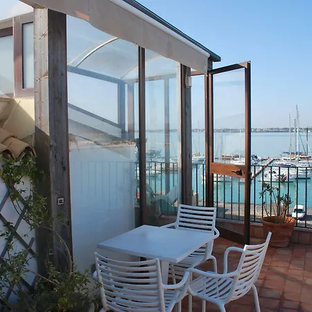 L'approdo Delle Sirene Bed & Breakfast 3*