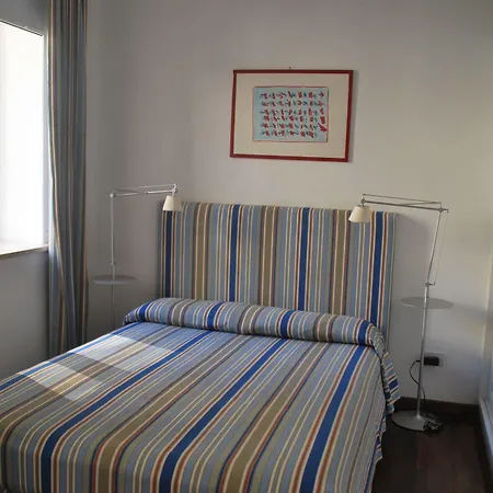L'approdo Delle Sirene Nocleg ze śniadaniem 3*